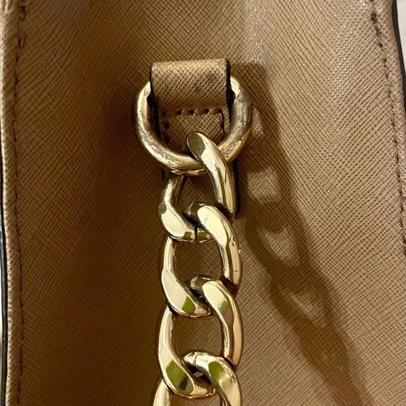 Authentic Michael Kors Leather Handbag in Tan- Size Medium - Picture 13 of 16